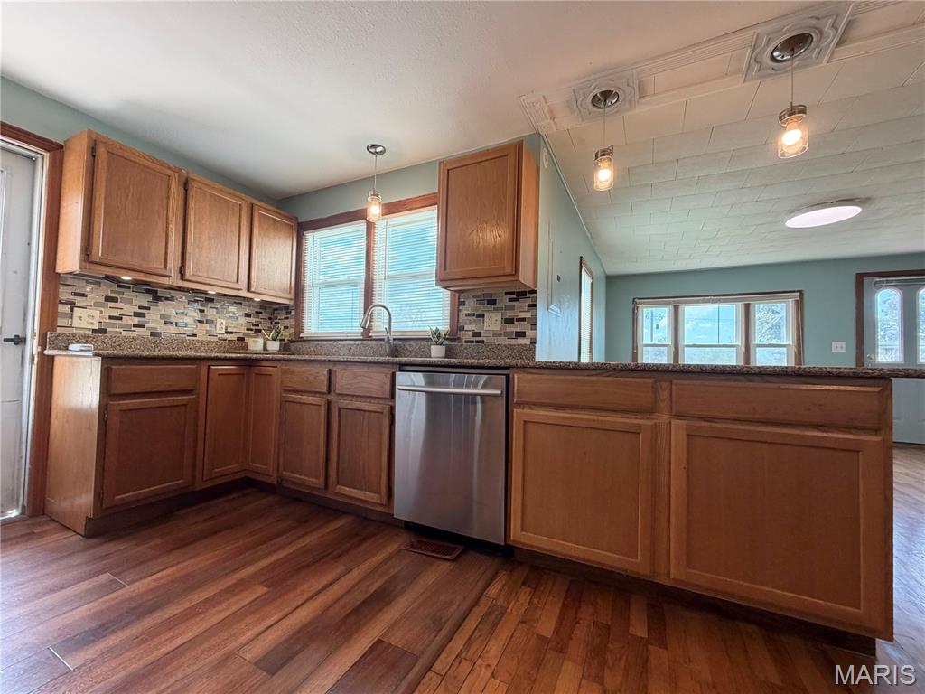 114 N Netherland Property Photo 8