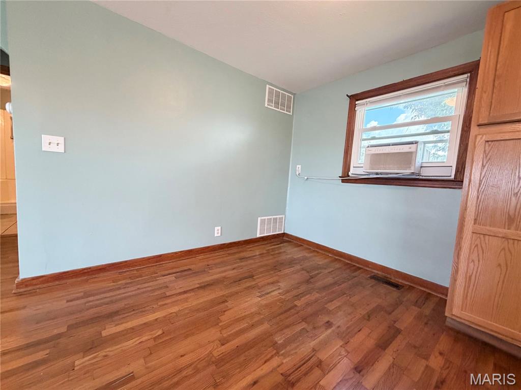114 N Netherland Property Photo 18