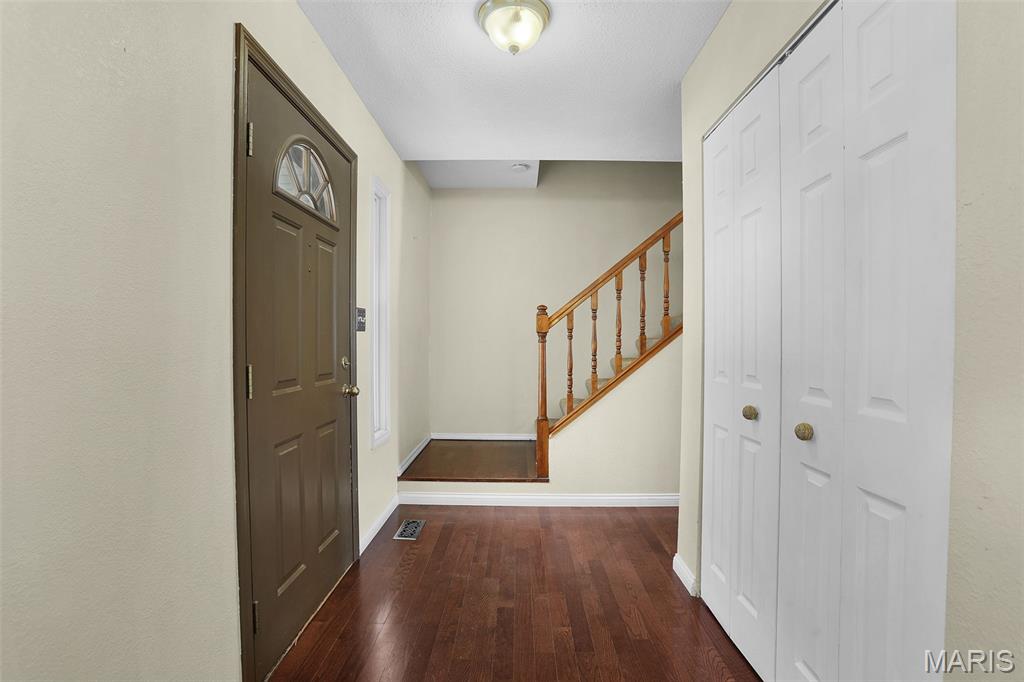 824 Piquard Court Property Photo 5