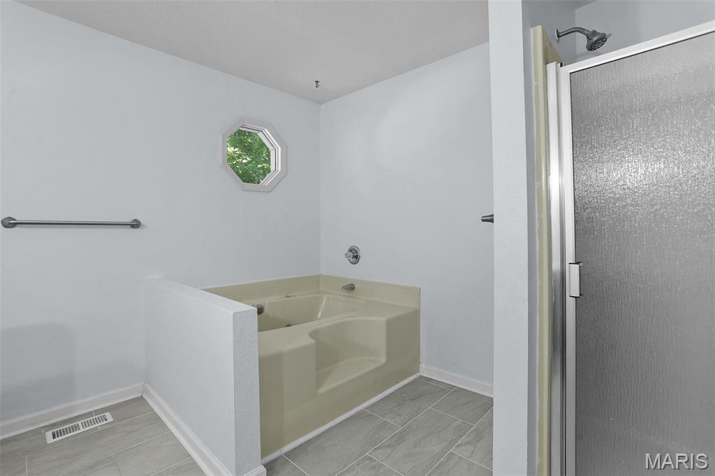 824 Piquard Court Property Photo 20