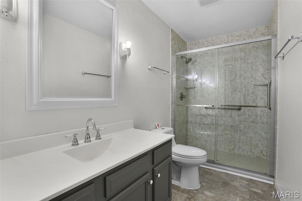 824 Piquard Court Property Photo 23