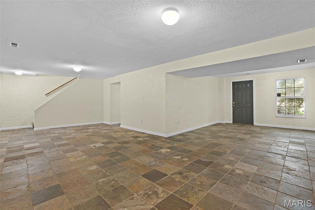 824 Piquard Court Property Photo 25