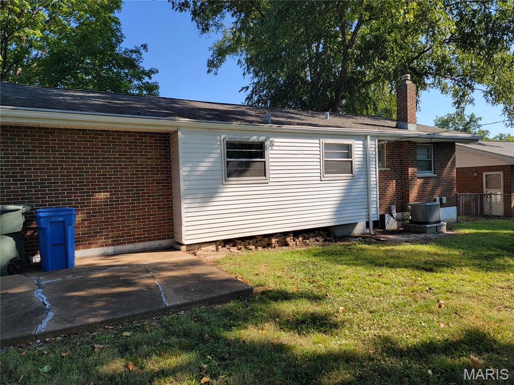 2020 Saint Stephen Drive Property Photo 5
