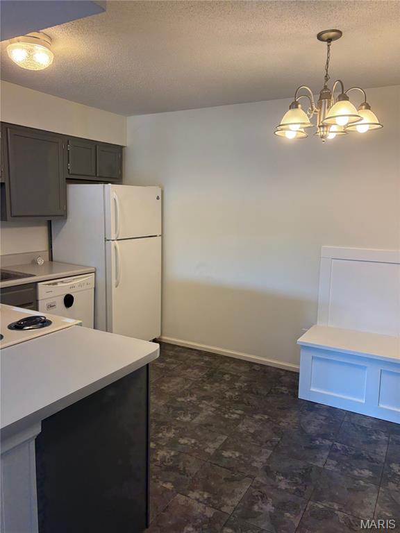 1637 Summergate Parkway N Property Photo 2