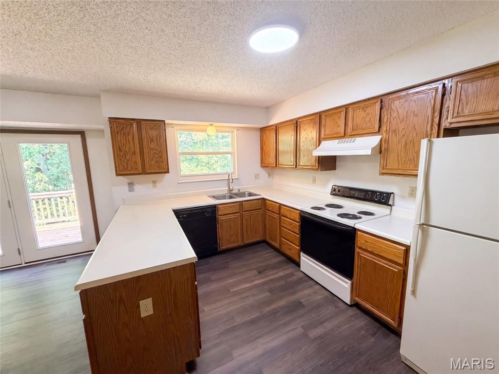 2827 Bromley Drive Property Photo 6