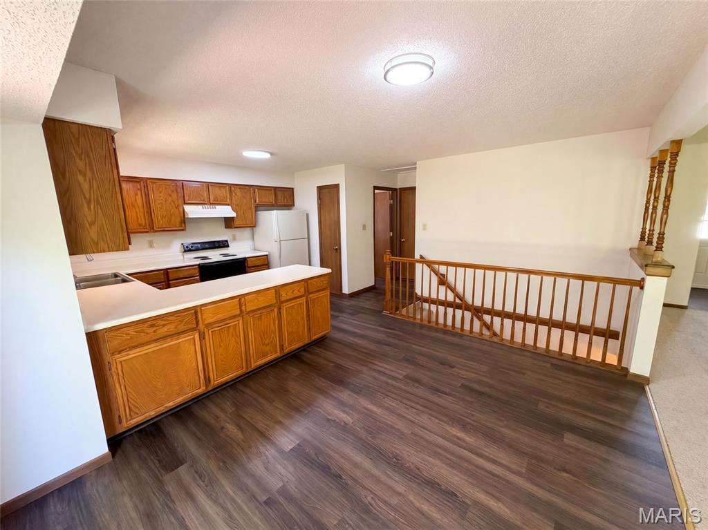 2827 Bromley Drive Property Photo 7