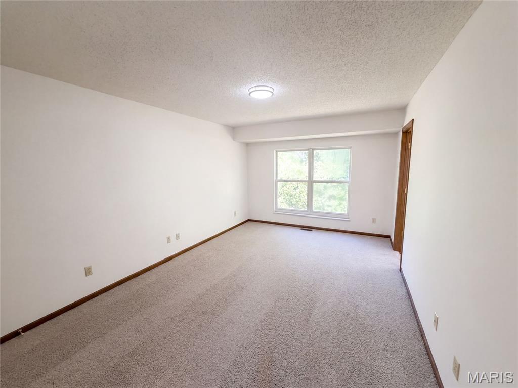 2827 Bromley Drive Property Photo 12