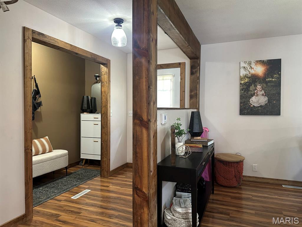 1112 Meadow Lane Property Photo 5