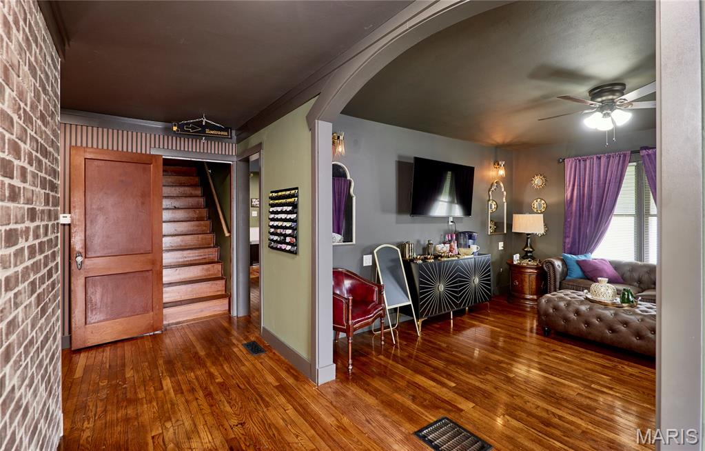 541 E Cherry Street Property Photo 5