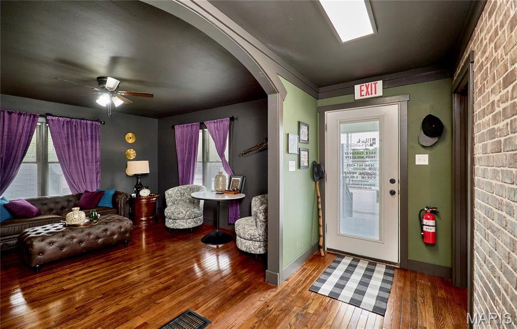 541 E Cherry Street Property Photo 6