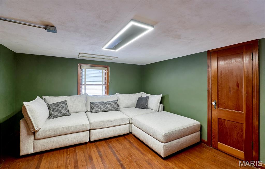 541 E Cherry Street Property Photo 16