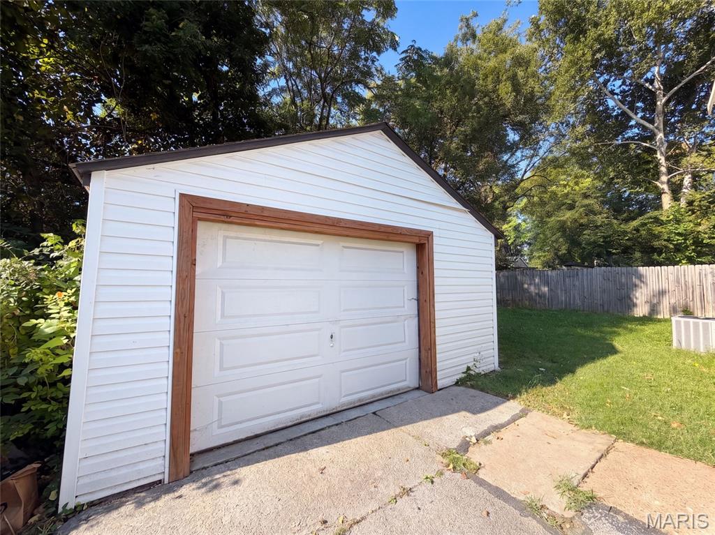 316 Lithia Avenue Property Photo 14