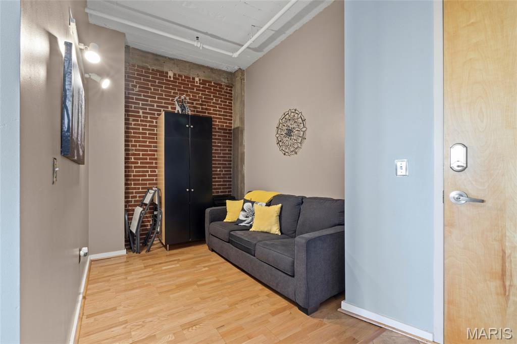 1627 Locust Street 406 Property Photo 6