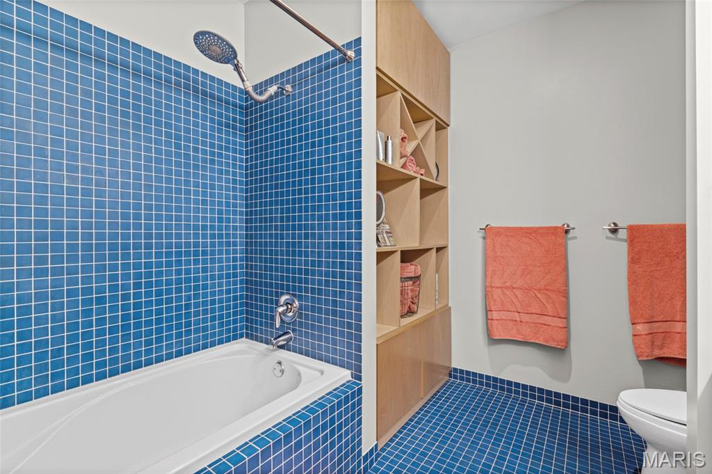 1627 Locust Street 406 Property Photo 24