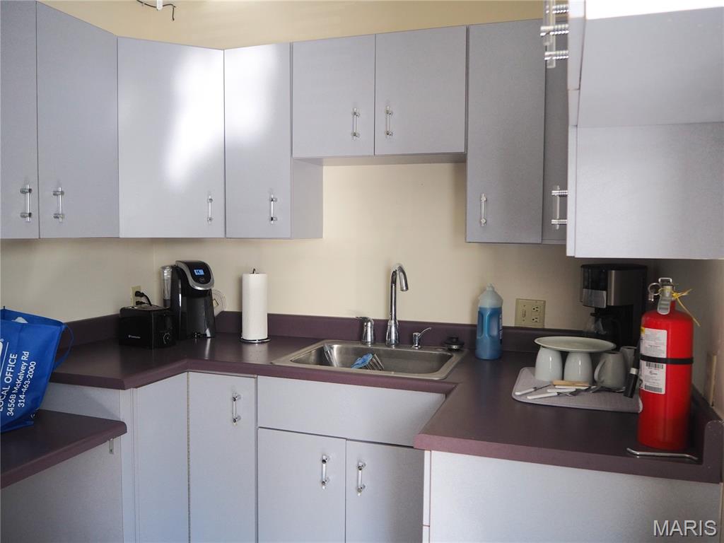 1234 Jungermann Road Property Photo 16