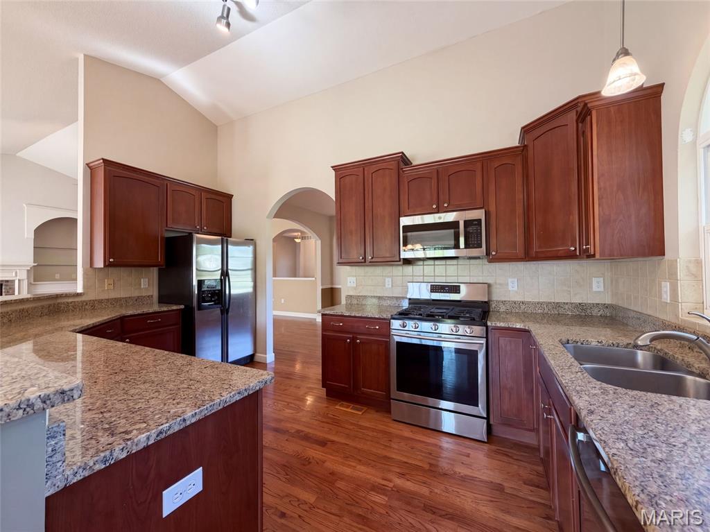 6 White Fang Drive Property Photo 2