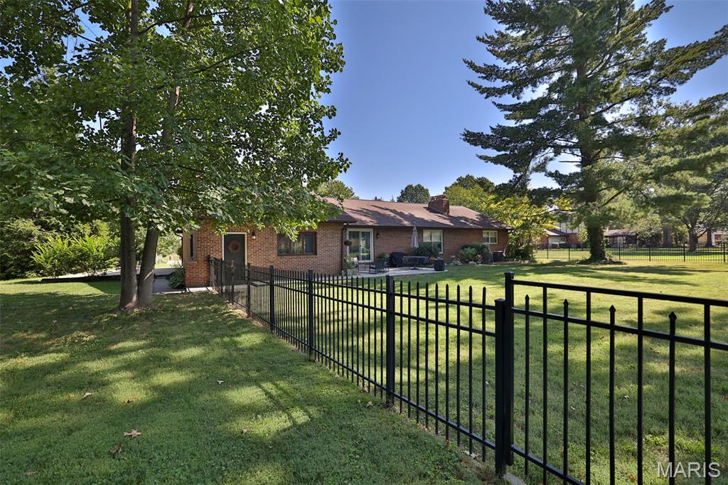124 Drake Court Property Photo 2