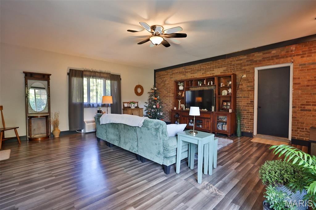 124 Drake Court Property Photo 23