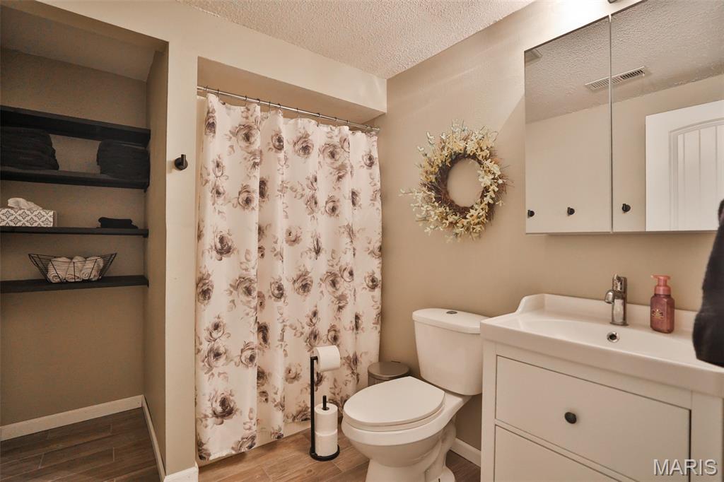 124 Drake Court Property Photo 49