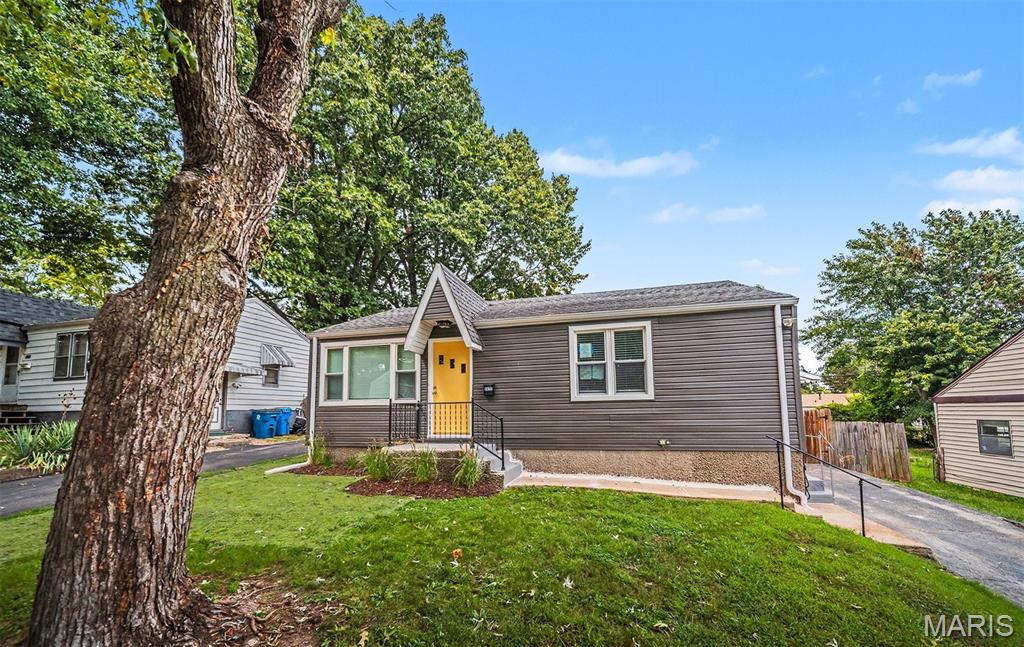 9425 Ridge Avenue Property Photo 1