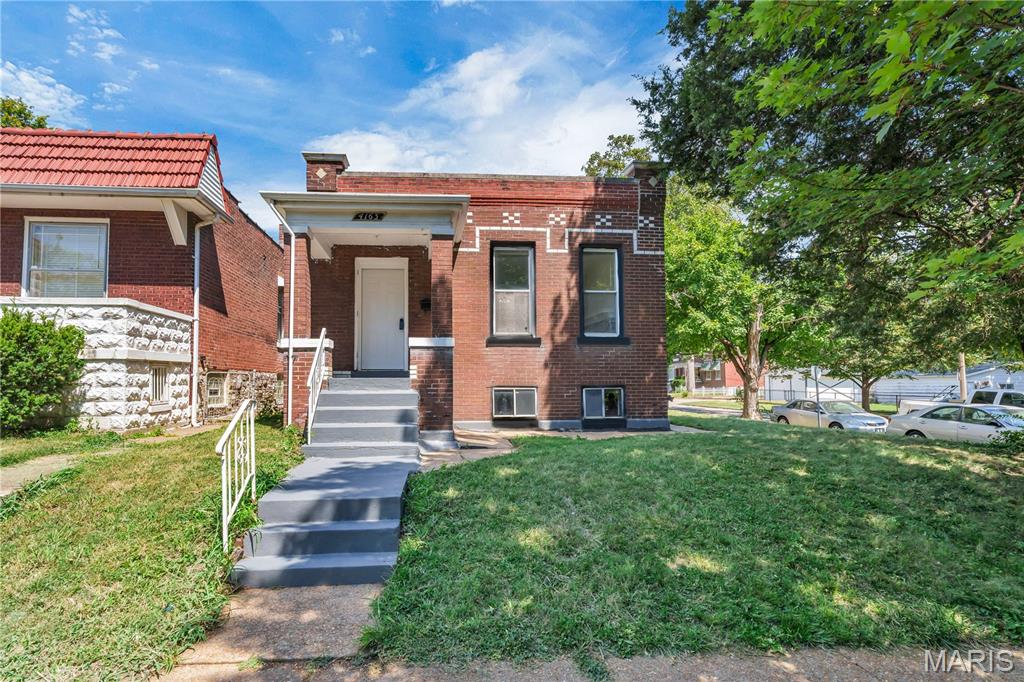 4163 Walsh Street Property Photo 1