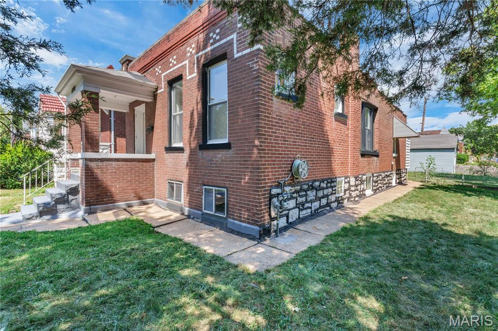 4163 Walsh Street Property Photo 2