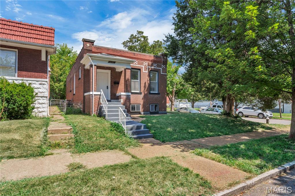 4163 Walsh Street Property Photo 3
