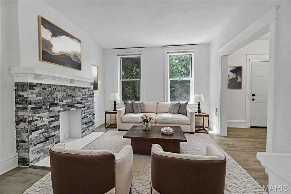 4163 Walsh Street Property Photo 7