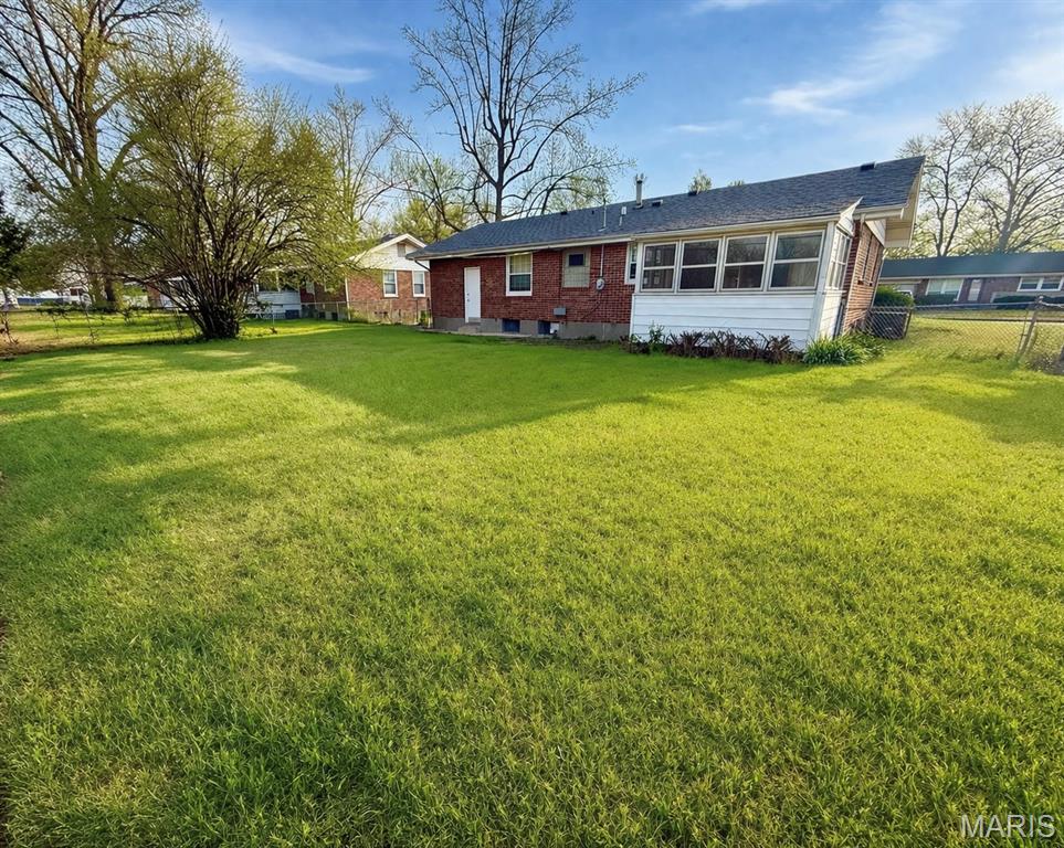 325 Royce Drive Property Photo 5