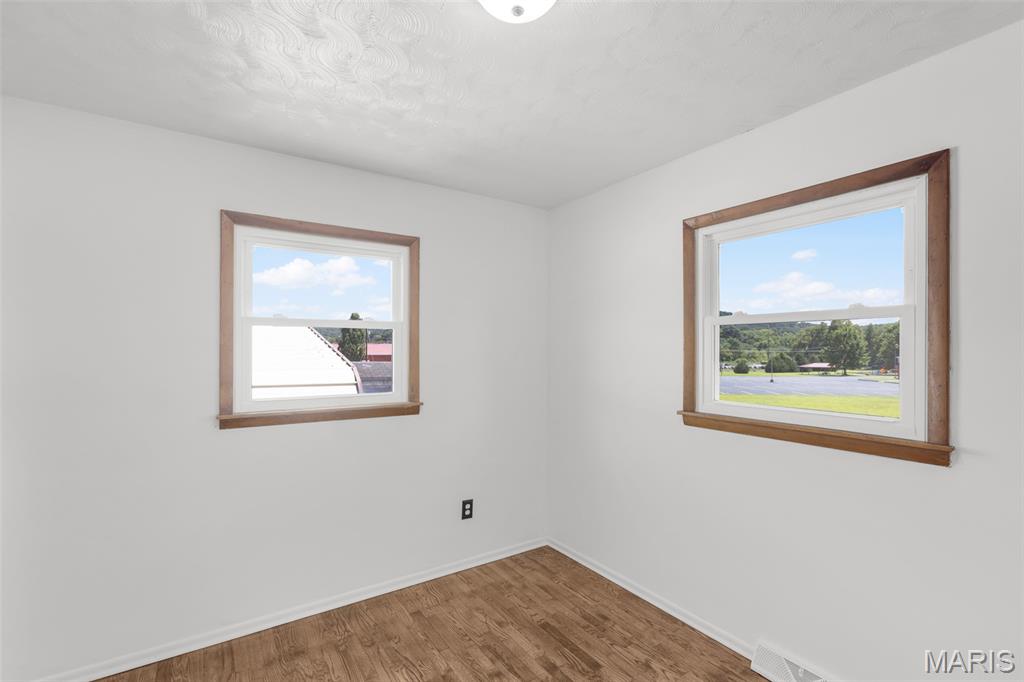 610 Broadway Street Property Photo 15