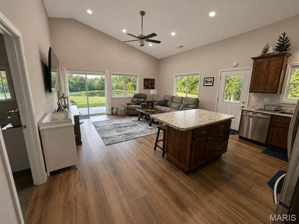 11117 Audrain Road 929 Property Photo 6