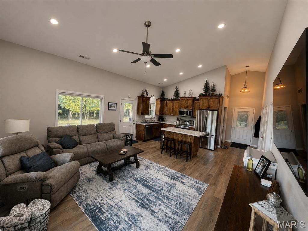 11117 Audrain Road 929 Property Photo 9