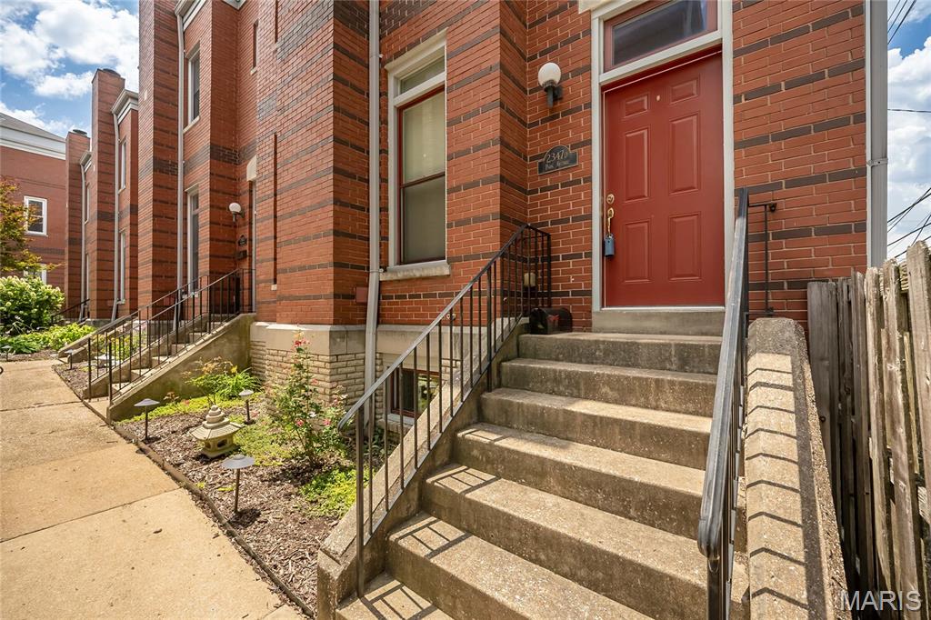 2347 Park Avenue D Property Photo 1