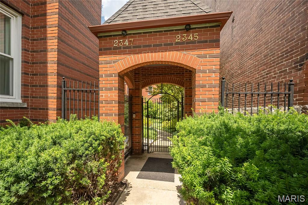 2347 Park Avenue D Property Photo 1