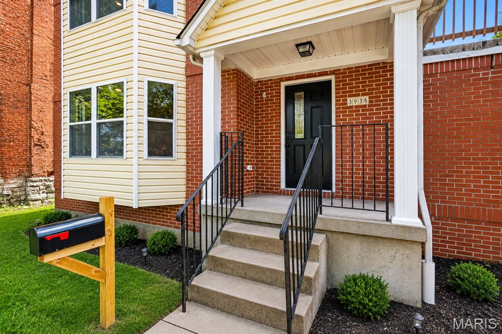 3934 Page Boulevard Property Photo 1