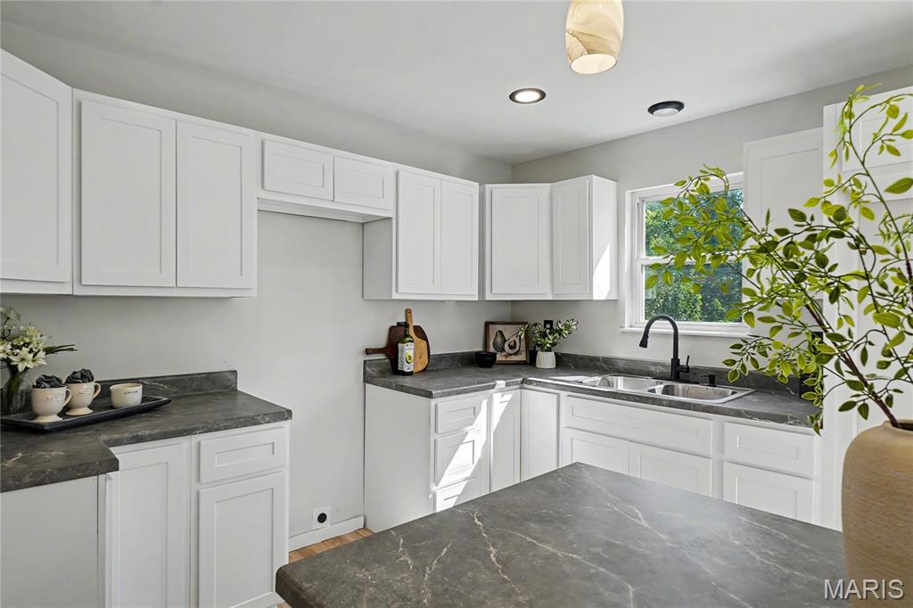 3934 Page Boulevard Property Photo 10