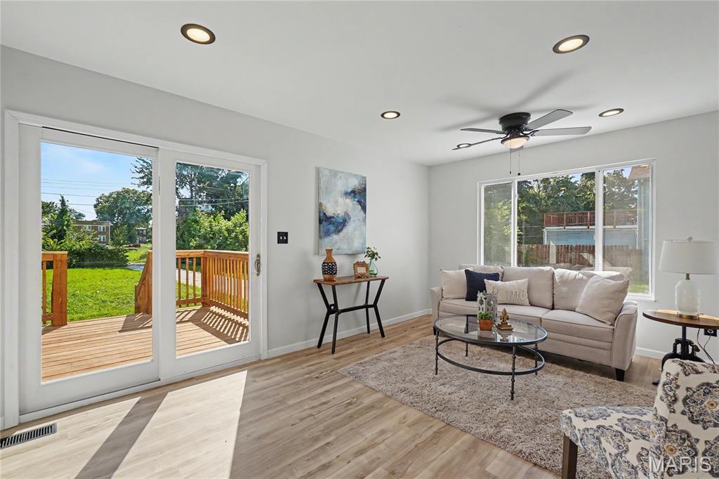 3934 Page Boulevard Property Photo 12