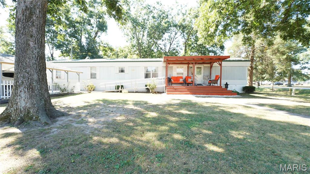 610 2nd St Property Photo 2
