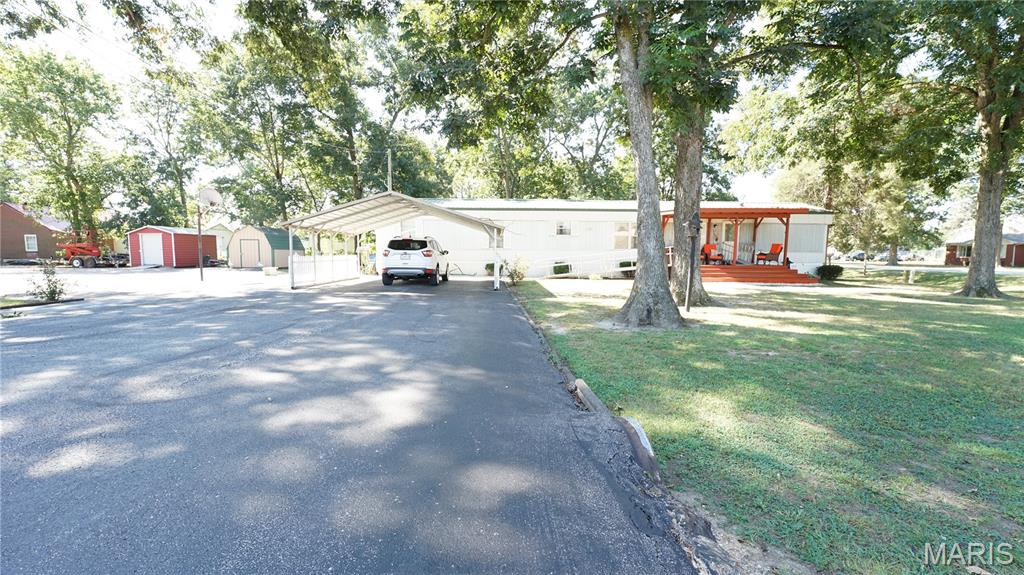 610 2nd St Property Photo 3