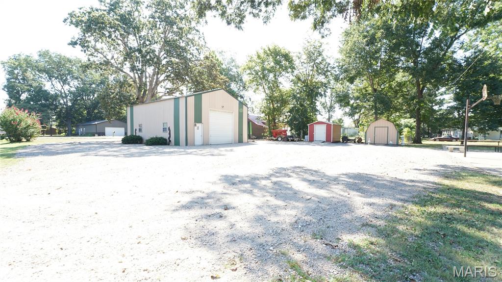 610 2nd St Property Photo 8