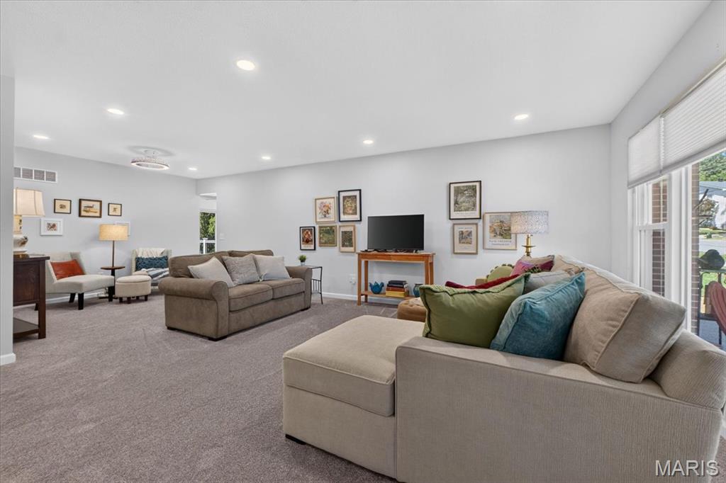 5060 Suson Hills Drive Property Photo 4