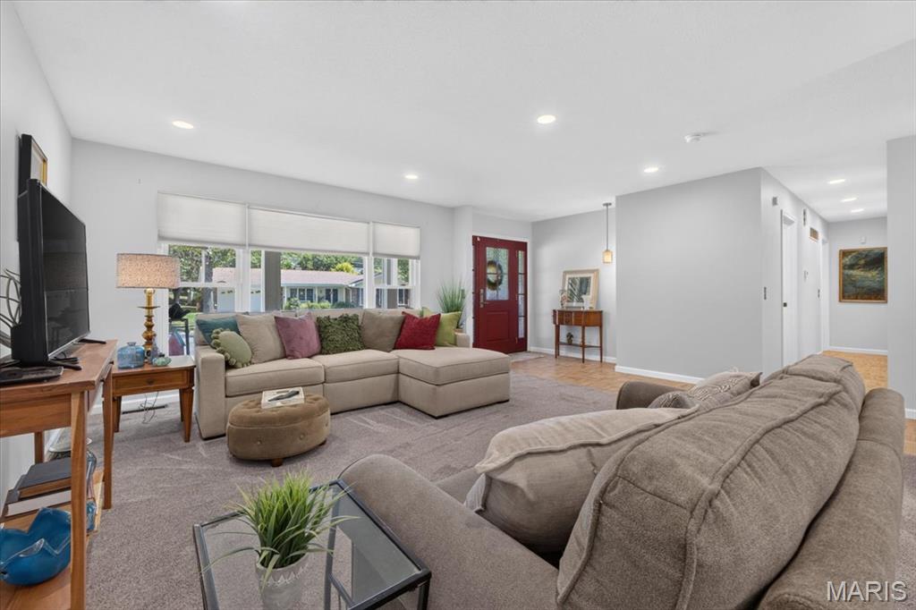 5060 Suson Hills Drive Property Photo 6