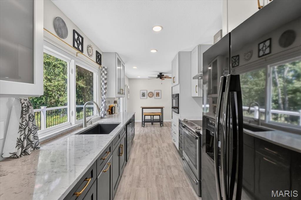 5060 Suson Hills Drive Property Photo 12