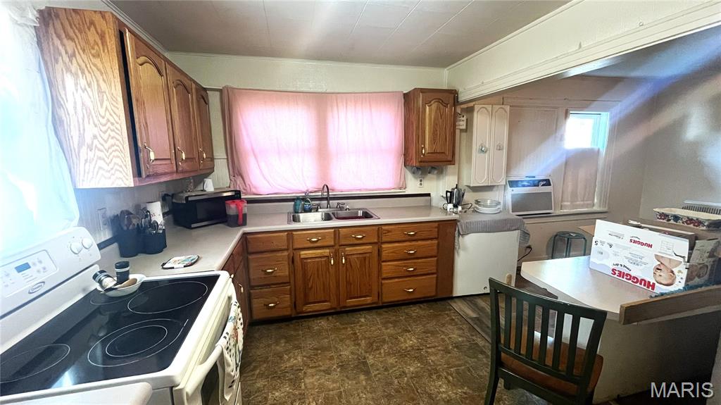 711 Allie Street Property Photo 5