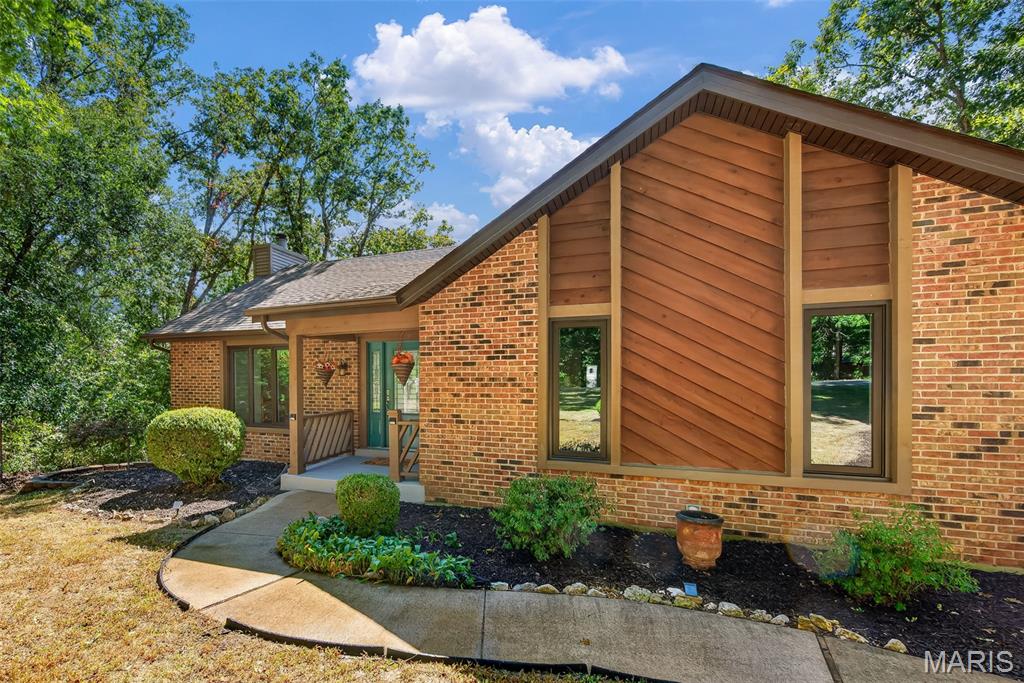 19 Greenview Drive Property Photo 3