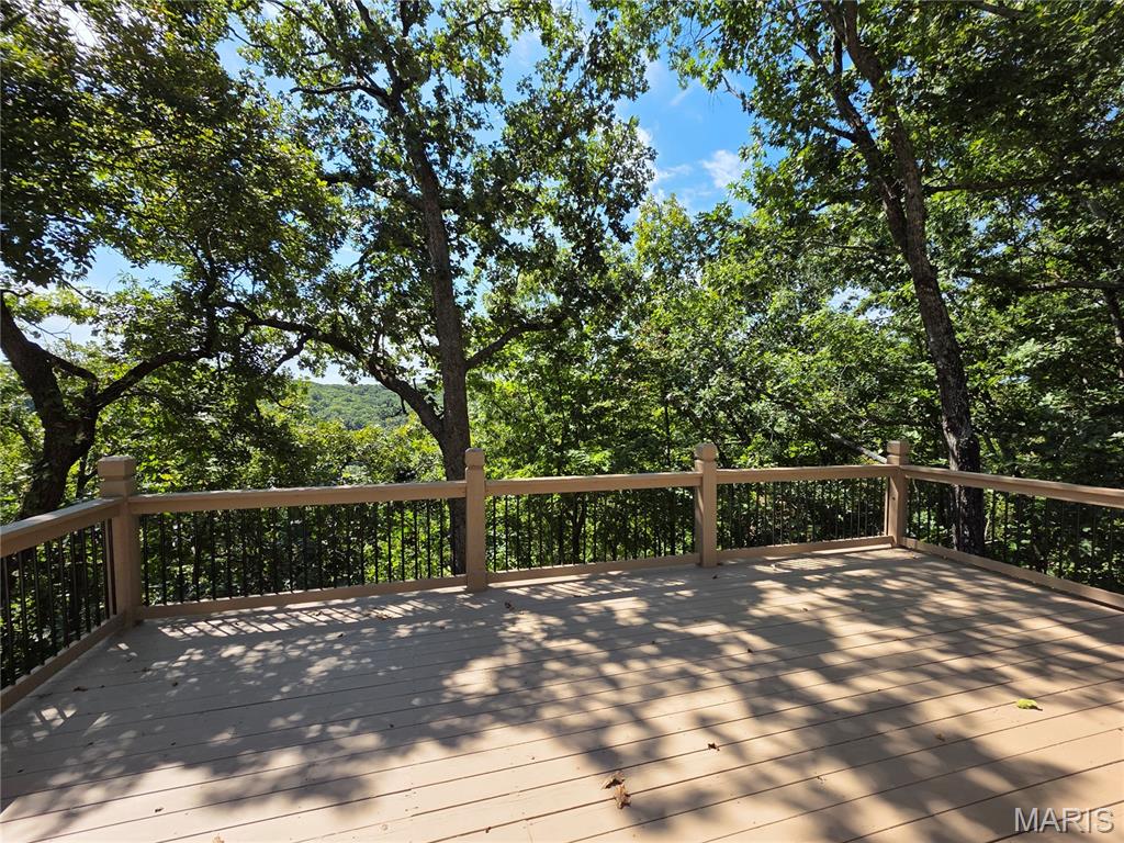 19 Greenview Drive Property Photo 4