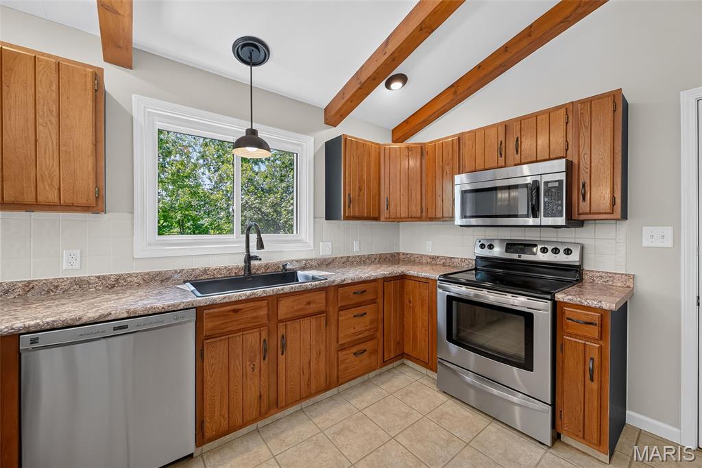 19 Greenview Drive Property Photo 15