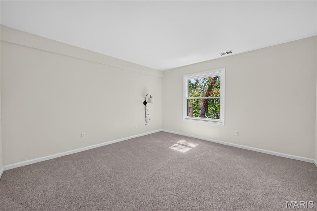 19 Greenview Drive Property Photo 31
