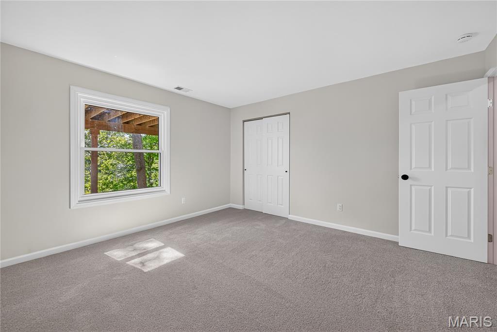 19 Greenview Drive Property Photo 32