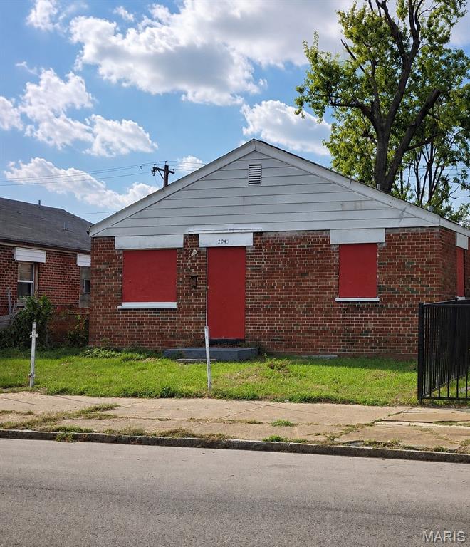 2045 E John Avenue Property Photo 1